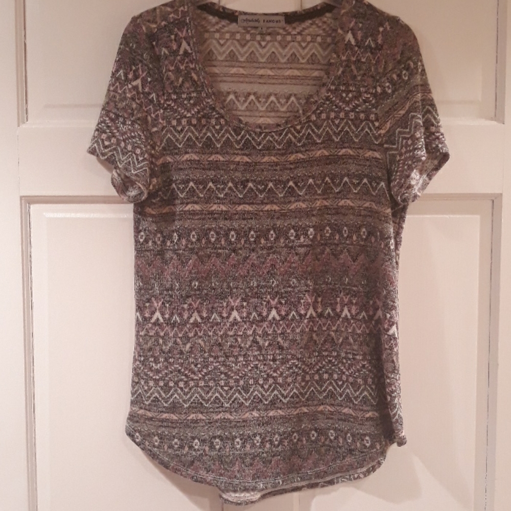 (3/$25) Absolutely Famous- Grey & Pink pattern top